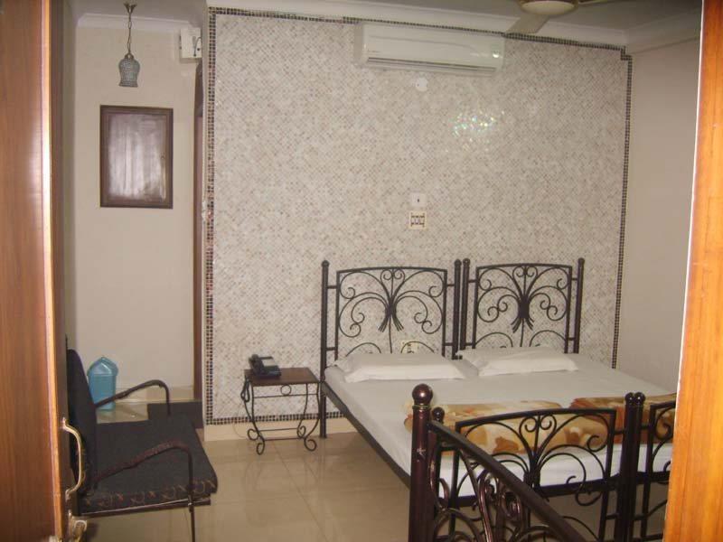 Hotel Pearl Plaza Nueva Delhi Exterior foto