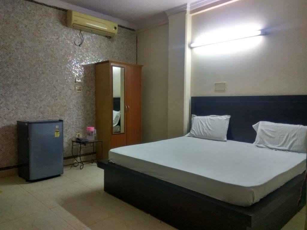 Hotel Pearl Plaza Nueva Delhi Exterior foto